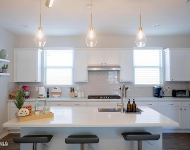 9969 W Robin Lane - Photo Thumbnail 9