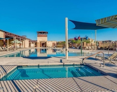 9969 W Robin Lane - Photo Thumbnail 43