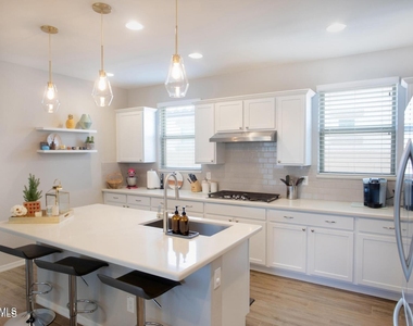 9969 W Robin Lane - Photo Thumbnail 7
