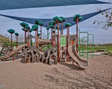 9969 W Robin Lane - Photo Thumbnail 44