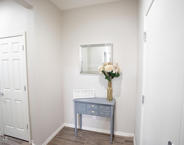 9969 W Robin Lane - Photo Thumbnail 32