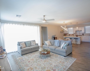 9969 W Robin Lane - Photo Thumbnail 16