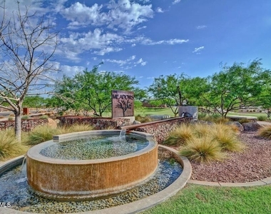 9969 W Robin Lane - Photo Thumbnail 38