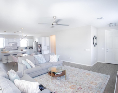 9969 W Robin Lane - Photo Thumbnail 30