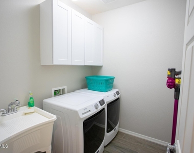 9969 W Robin Lane - Photo Thumbnail 21