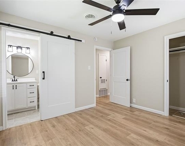 1006 N Grant Drive - Photo Thumbnail 15