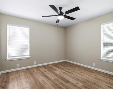 1006 N Grant Drive - Photo Thumbnail 14
