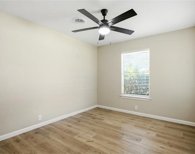 1006 N Grant Drive - Photo Thumbnail 19