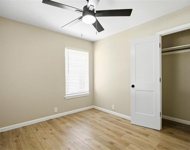 1006 N Grant Drive - Photo Thumbnail 18