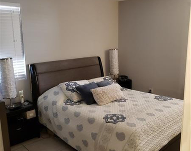 1225 Sw 46th Avenue - Photo Thumbnail 5