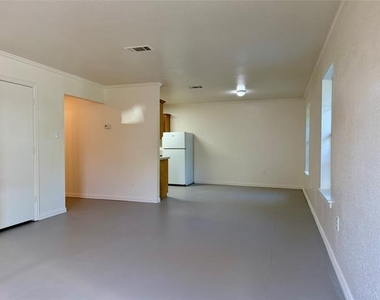 222 N N Sixth Street - Photo Thumbnail 3