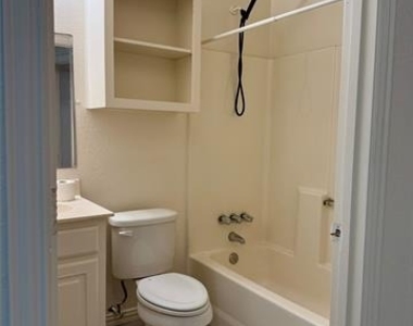 222 N N Sixth Street - Photo Thumbnail 9