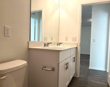 829 Lake Fletcher Road - Photo Thumbnail 28