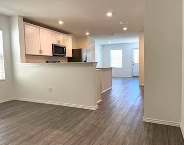 829 Lake Fletcher Road - Photo Thumbnail 10