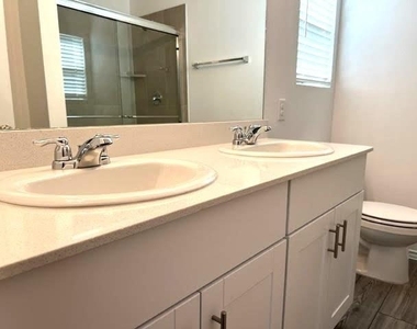 829 Lake Fletcher Road - Photo Thumbnail 24