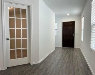 829 Lake Fletcher Road - Photo Thumbnail 2