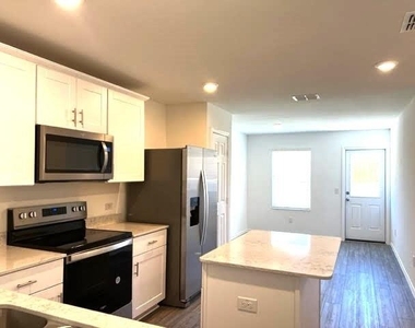 829 Lake Fletcher Road - Photo Thumbnail 6