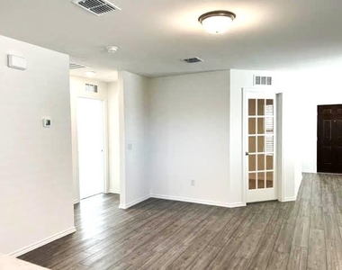 829 Lake Fletcher Road - Photo Thumbnail 3