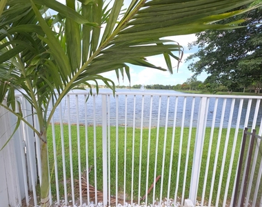 5220 Nw 53rd Avenue - Photo Thumbnail 2