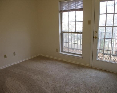 4611 Oak Club Drive - Photo Thumbnail 6