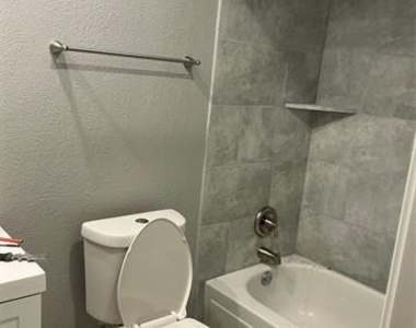 6951 Newberry Court W - Photo Thumbnail 10