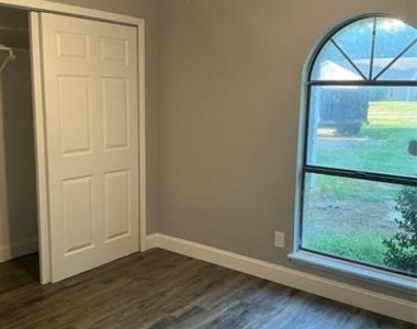 6951 Newberry Court W - Photo Thumbnail 5