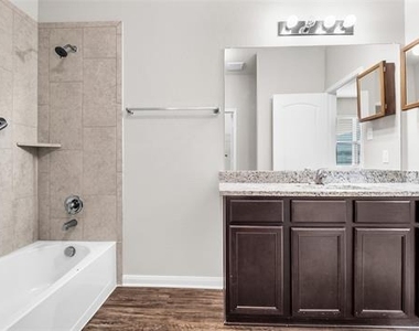 124 Bowen Street - Photo Thumbnail 12