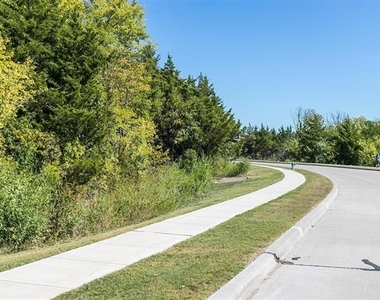 124 Bowen Street - Photo Thumbnail 21