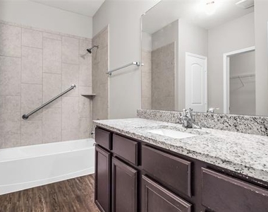 124 Bowen Street - Photo Thumbnail 13