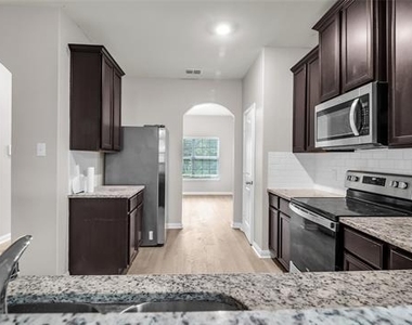124 Bowen Street - Photo Thumbnail 9