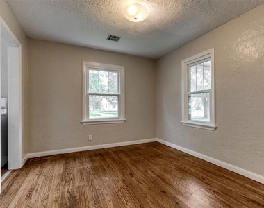 604 Iowa Street - Photo Thumbnail 12
