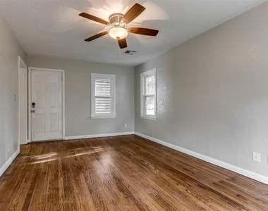 604 Iowa Street - Photo Thumbnail 6
