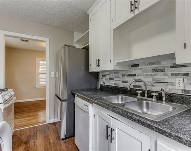 604 Iowa Street - Photo Thumbnail 16