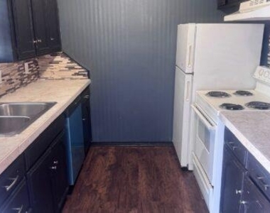 11421 N May Avenue - Photo Thumbnail 2