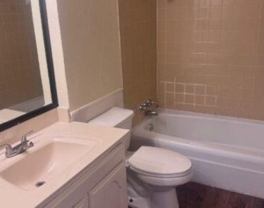 11421 N May Avenue - Photo Thumbnail 8