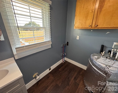 3061 Lee Road - Photo Thumbnail 11