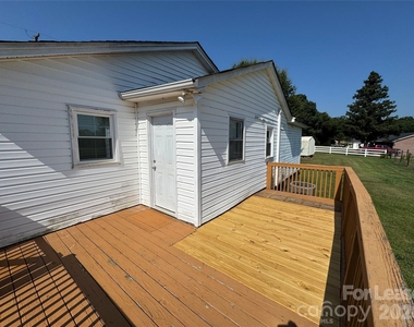 3061 Lee Road - Photo Thumbnail 12