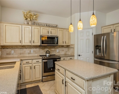 5743 Cambridge Bay Drive - Photo Thumbnail 9