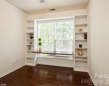 5743 Cambridge Bay Drive - Photo Thumbnail 17