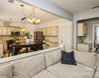 5743 Cambridge Bay Drive - Photo Thumbnail 11