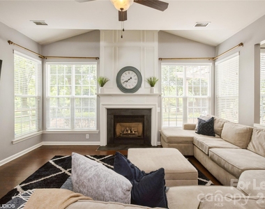 5743 Cambridge Bay Drive - Photo Thumbnail 8