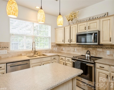 5743 Cambridge Bay Drive - Photo Thumbnail 10