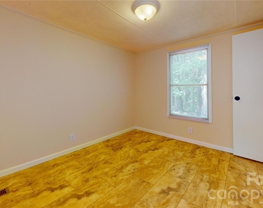 4120 Glenola Drive - Photo Thumbnail 14