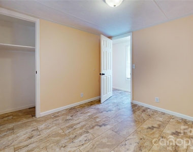 4120 Glenola Drive - Photo Thumbnail 15