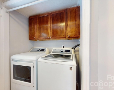 4120 Glenola Drive - Photo Thumbnail 7
