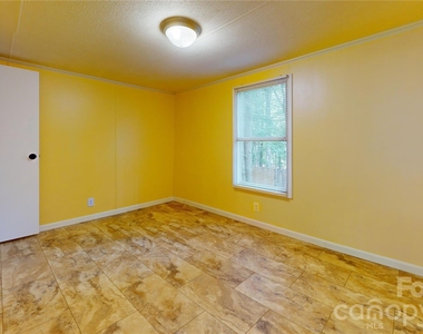 4120 Glenola Drive - Photo Thumbnail 16