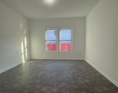 201 S Market Street - Photo Thumbnail 7