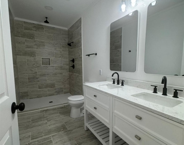 201 S Market Street - Photo Thumbnail 4