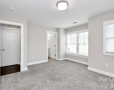 1420 W 4th Street - Photo Thumbnail 15
