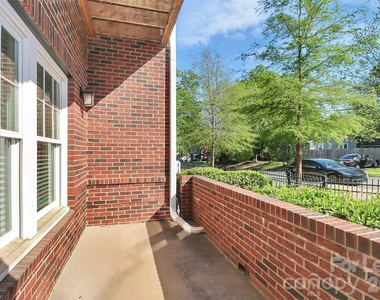 1420 W 4th Street - Photo Thumbnail 1